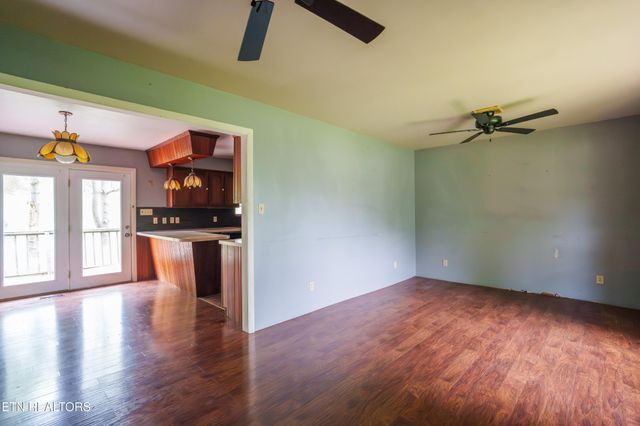 405 Dogleg Drive, Livingston, TN 38570