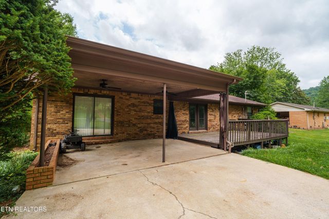 405 Dogleg Drive, Livingston, TN 38570