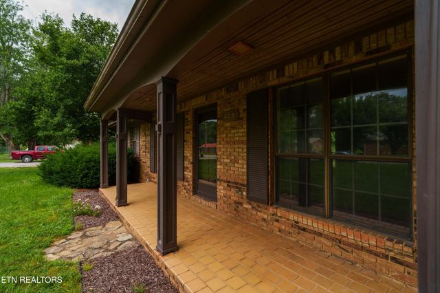 405 Dogleg Drive, Livingston, TN 38570