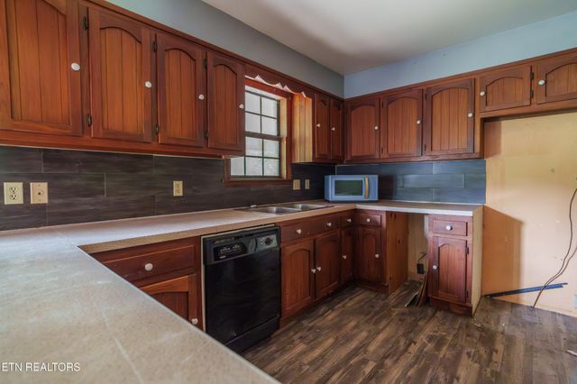 405 Dogleg Drive, Livingston, TN 38570