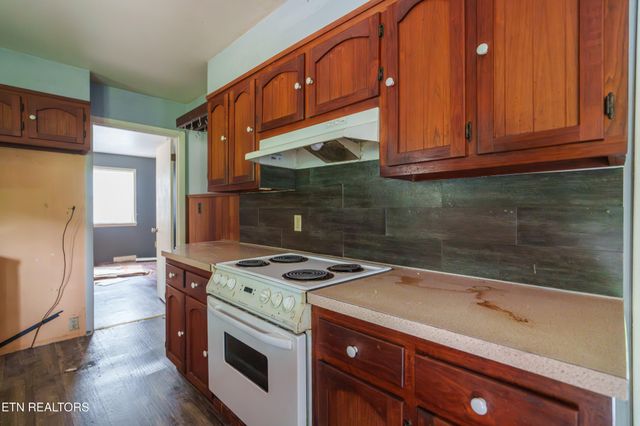 405 Dogleg Drive, Livingston, TN 38570