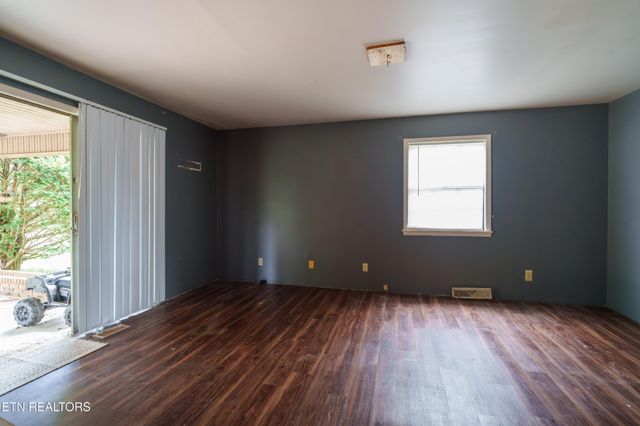 405 Dogleg Drive, Livingston, TN 38570