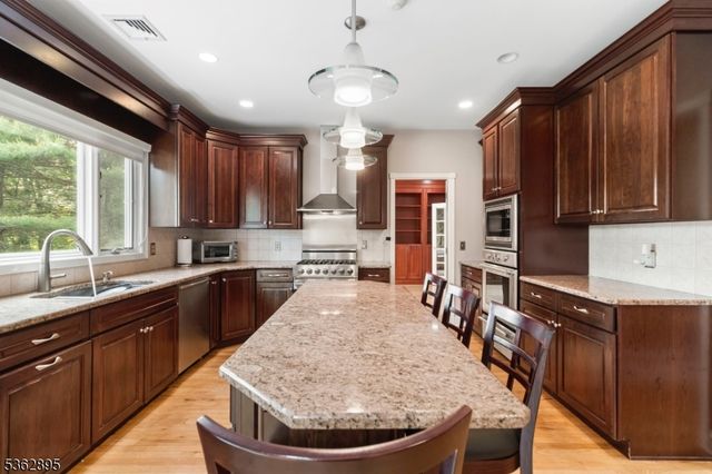 20 Crestview Ln, Sparta Twp., NJ 07871