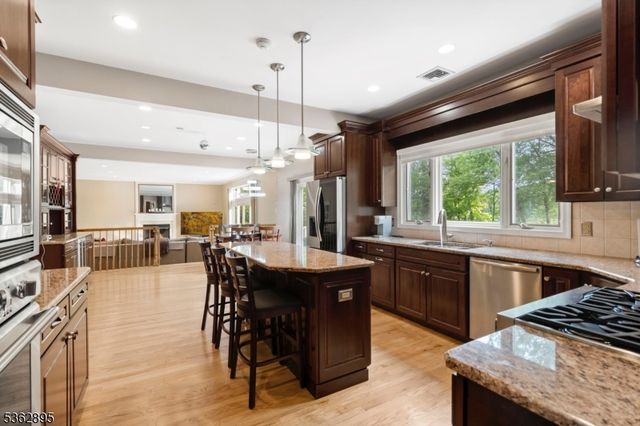 20 Crestview Ln, Sparta Twp., NJ 07871