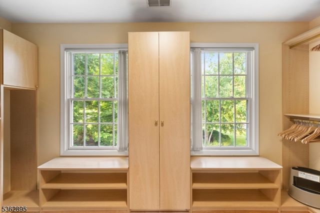 20 Crestview Ln, Sparta Twp., NJ 07871