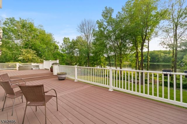 20 Crestview Ln, Sparta Twp., NJ 07871