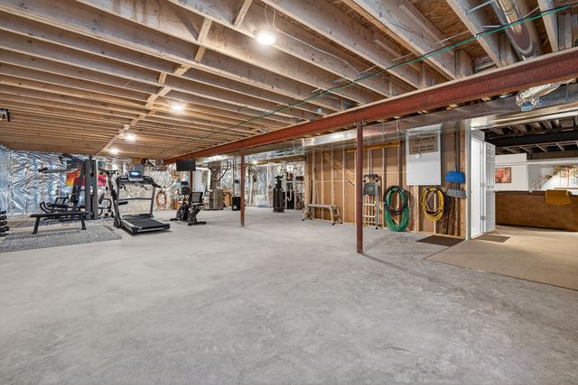 429 Fairway Lane, Sycamore, IL 60178