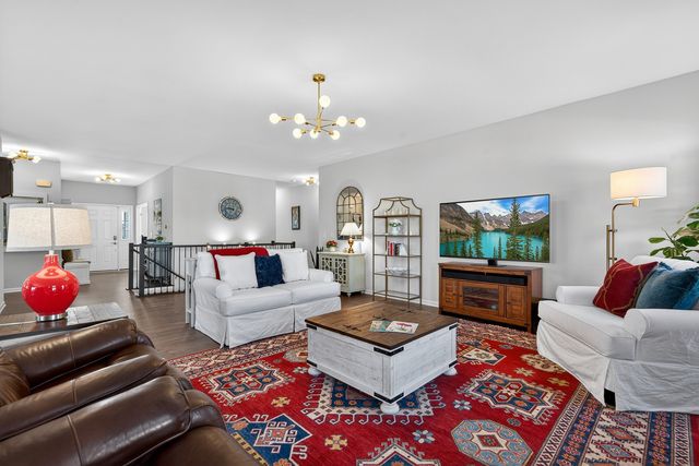 429 Fairway Lane, Sycamore, IL 60178