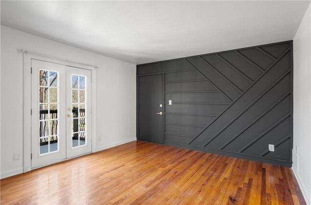 1207 W 45th Street 3W, Kansas City, MO 64111