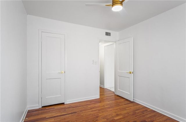 1207 W 45th Street 3W, Kansas City, MO 64111