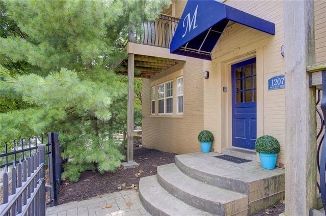 1207 W 45th Street 3W, Kansas City, MO 64111