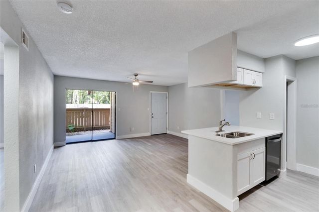 8718 MALLARD RESERVE DRIVE 101, Tampa, FL 33614