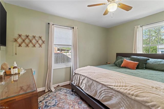 720 Nickoles LN, Norfolk, VA 23513