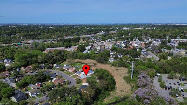 720 Nickoles LN, Norfolk, VA 23513