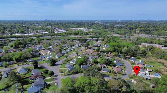 720 Nickoles LN, Norfolk, VA 23513