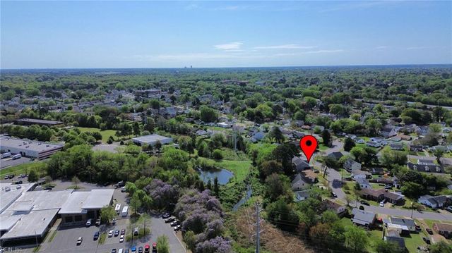 720 Nickoles LN, Norfolk, VA 23513