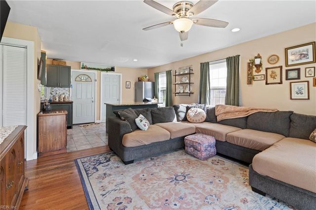 720 Nickoles LN, Norfolk, VA 23513