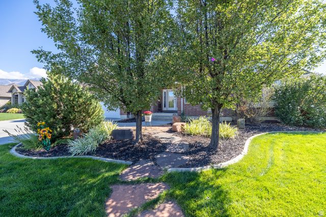 1670 N 1350 W, Farr West, UT 84404