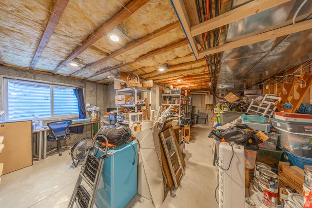 1670 N 1350 W, Farr West, UT 84404