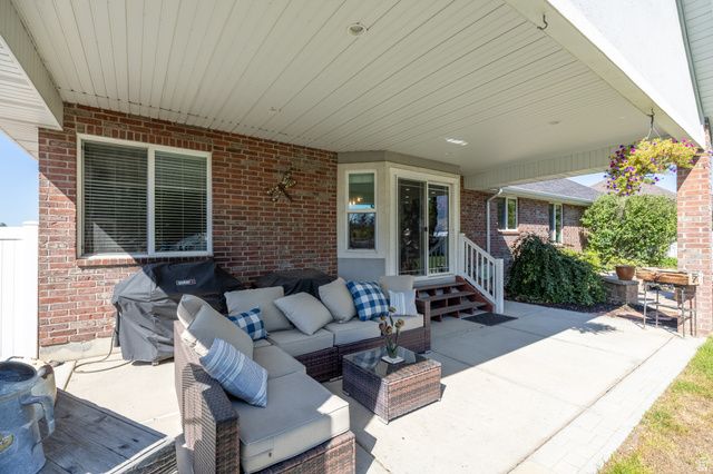 1670 N 1350 W, Farr West, UT 84404