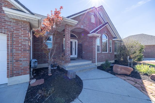 1670 N 1350 W, Farr West, UT 84404