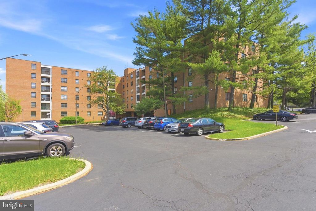 Image 1 of property listing at 6317 PARK HEIGHTS AVE #204, Baltimore, MD 21215