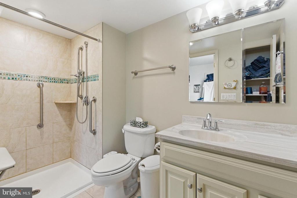 Image 15 of property listing at 6317 PARK HEIGHTS AVE #204, Baltimore, MD 21215