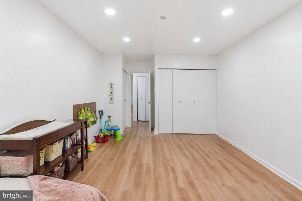 Image 18 of property listing at 6317 PARK HEIGHTS AVE #204, Baltimore, MD 21215