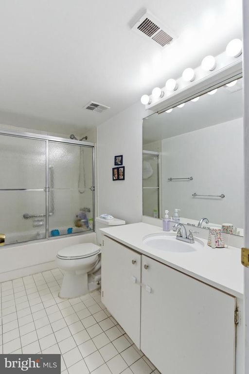 Image 19 of property listing at 6317 PARK HEIGHTS AVE #204, Baltimore, MD 21215