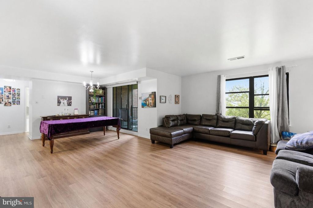 Image 4 of property listing at 6317 PARK HEIGHTS AVE #204, Baltimore, MD 21215