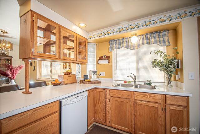 8135 NE Harrington Lane, Moses Lake, WA 98837