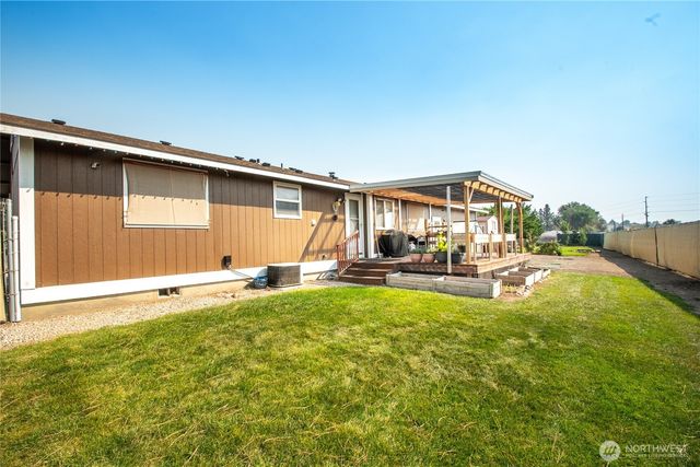 8135 NE Harrington Lane, Moses Lake, WA 98837