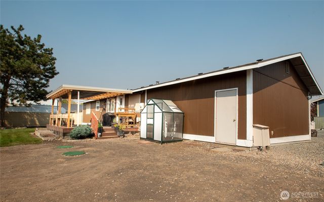 8135 NE Harrington Lane, Moses Lake, WA 98837