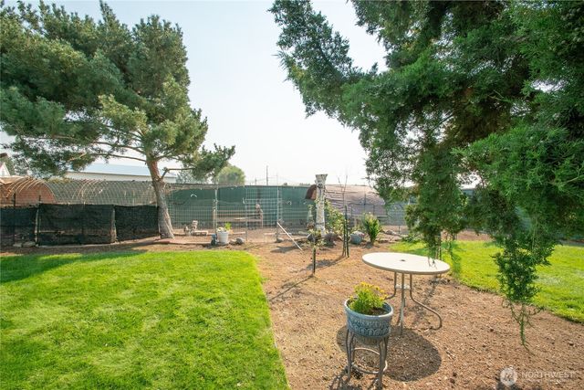 8135 NE Harrington Lane, Moses Lake, WA 98837