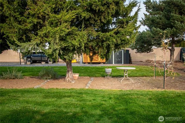 8135 NE Harrington Lane, Moses Lake, WA 98837