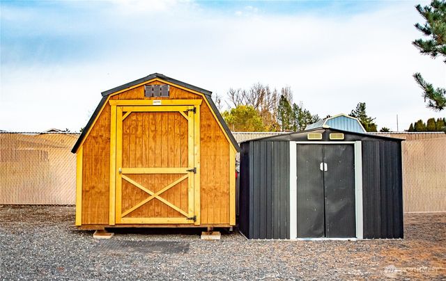 8135 NE Harrington Lane, Moses Lake, WA 98837