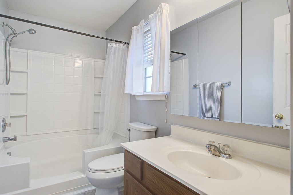 Image 20 of property listing at 106 Mcgrady Drive, Ladson, SC 29456