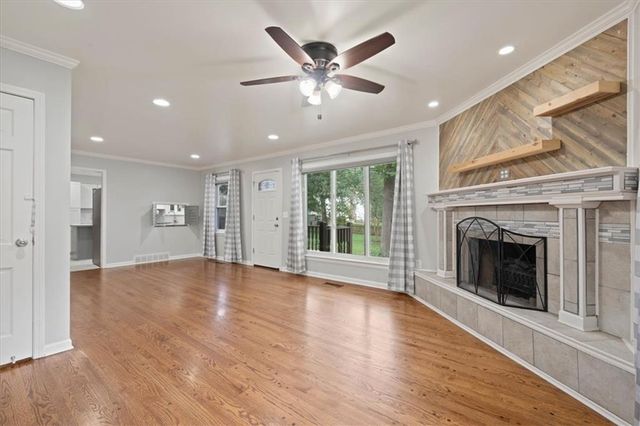 10616 Oak Street, Kansas City, MO 64114