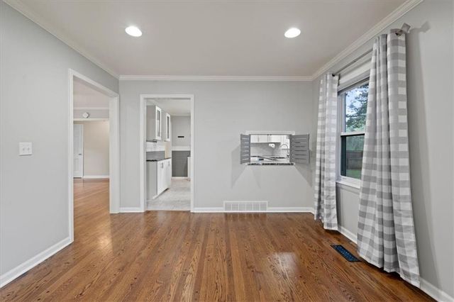 10616 Oak Street, Kansas City, MO 64114