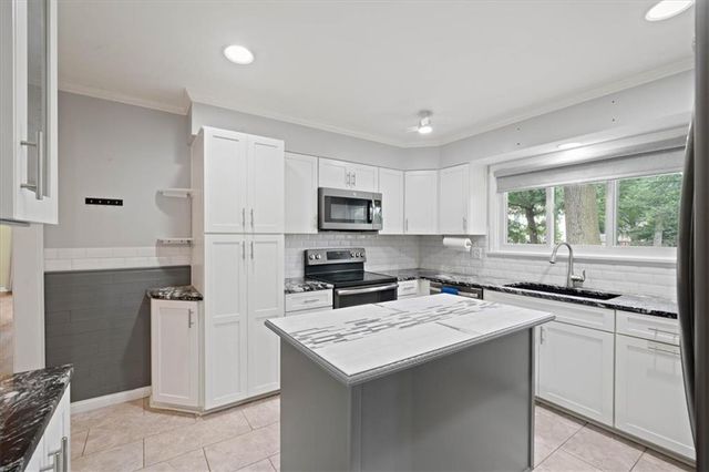 10616 Oak Street, Kansas City, MO 64114