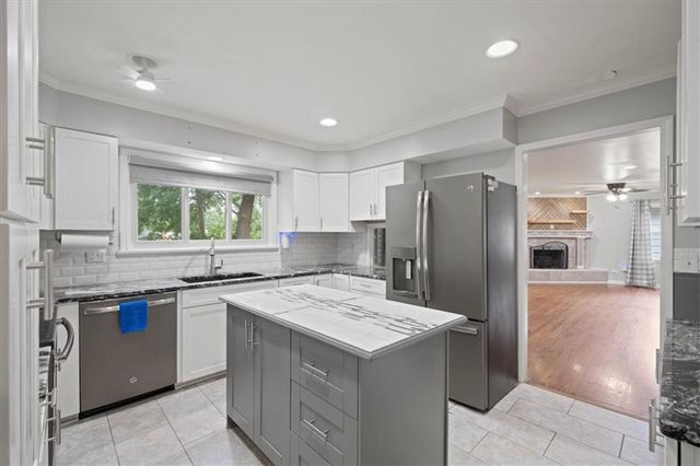 10616 Oak Street, Kansas City, MO 64114