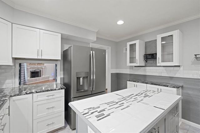 10616 Oak Street, Kansas City, MO 64114