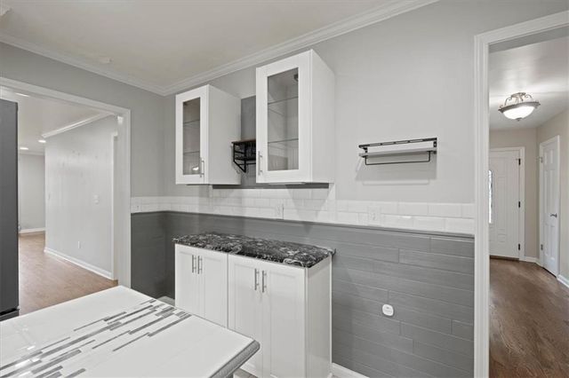 10616 Oak Street, Kansas City, MO 64114
