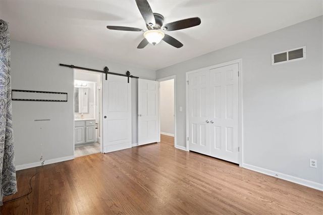 10616 Oak Street, Kansas City, MO 64114