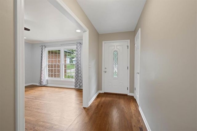 10616 Oak Street, Kansas City, MO 64114