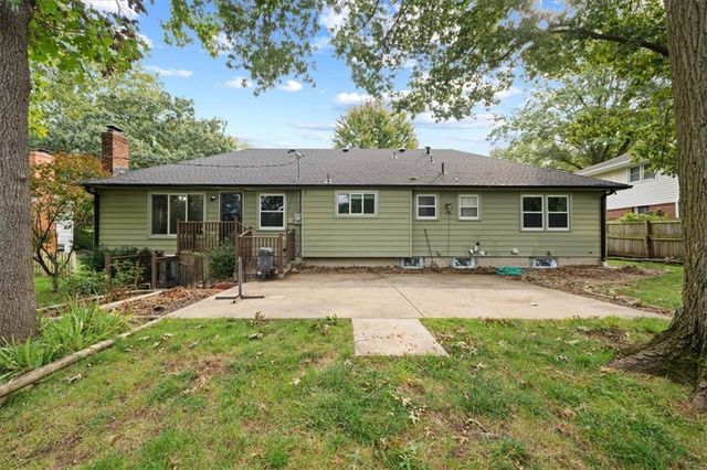 10616 Oak Street, Kansas City, MO 64114