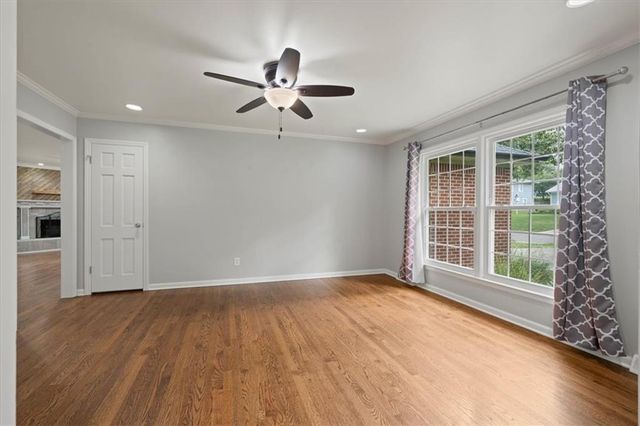 10616 Oak Street, Kansas City, MO 64114