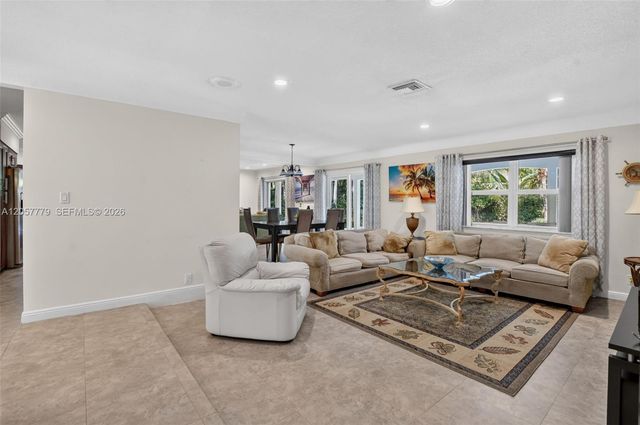 731 NW 4th Ct, Boca Raton, FL 33432