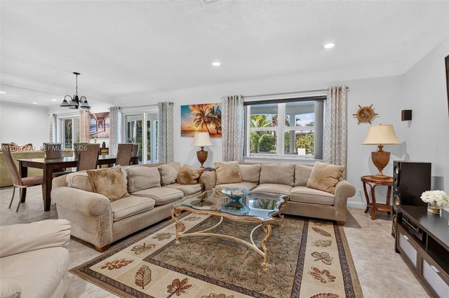 731 NW 4th Ct, Boca Raton, FL 33432