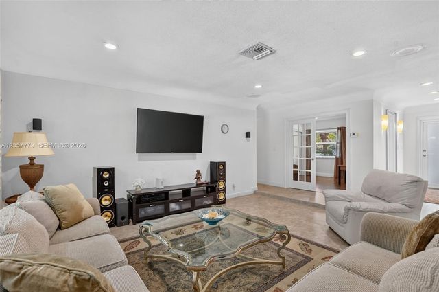 731 NW 4th Ct, Boca Raton, FL 33432